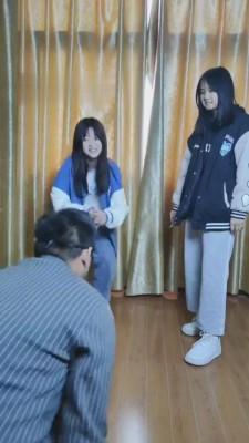 【最抗揍M】素人学生妹双人轮流抽耳光 bf11837