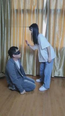 【最抗揍M】素人学生妹双人轮流抽耳光 bf11837