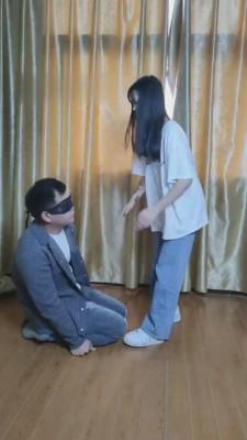 【最抗揍M】素人学生妹双人轮流抽耳光 bf11837