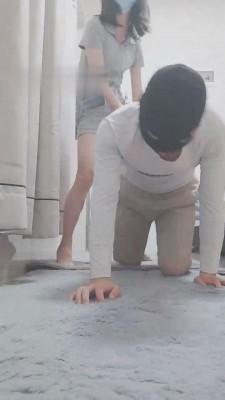 【灵竹】高跟肉丝踩踏脚奴 bf11826