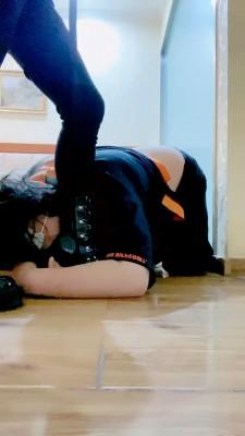 【甜沁】萝莉主短靴踩虐胖狗 bf23208