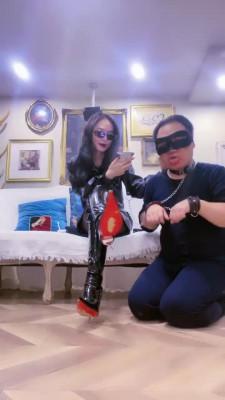 【靴嘉倪】鞭打靴奴脚喂食【完整版】 bf23169