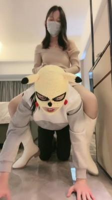 【漫漫】长靴棉袜脚下贱奴 bf23077