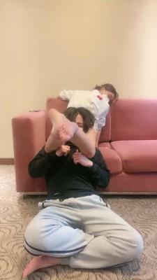 【小劳拉】腿绞首次出击 bf23093