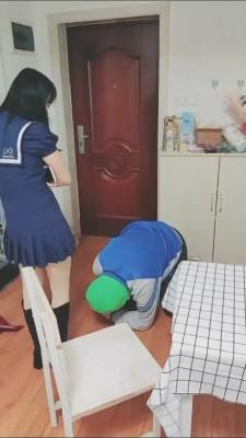 【桃子老师】坏学生圈养抖M老师 bf23111