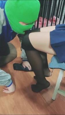 【桃子老师】坏学生圈养抖M老师 bf23111