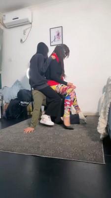 【星探】素人幼师带妈妈玩狗 bf23102