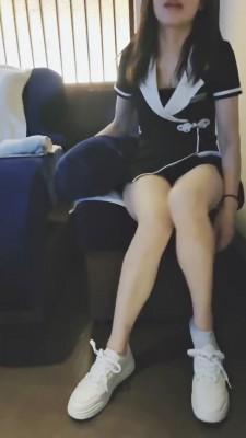 【德意】颜值高素人舔脚+踹脸 bf23067