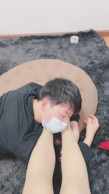 【桃子老师】偷拍狗的下场 bf23124