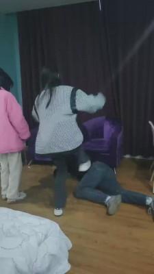 【最抗揍M】被素人精神小妹群虐【完整版】 bf22988