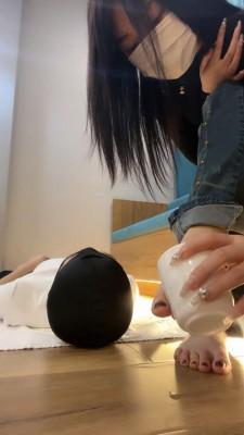 【田甜圈】开发奴深喉舔脚/强制升水 bf23118