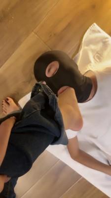 【田甜圈】开发奴深喉舔脚/强制升水 bf23118