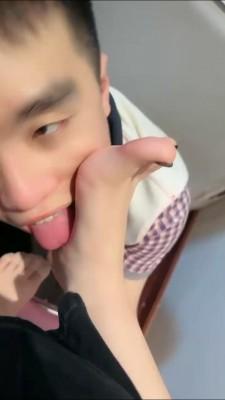 【桃幼幼】恋足舔脚场 bf23007