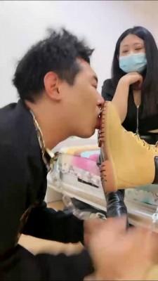 【明明】三女王调教带锁奴 bf23009