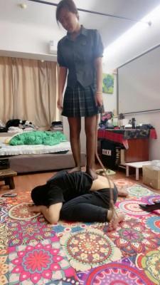 【小祖宗辣妈】暴打家奴踢裆/踩踏SP bf23018