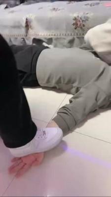 【精神小妹】双女神运动鞋棉袜踩虐 bf22970