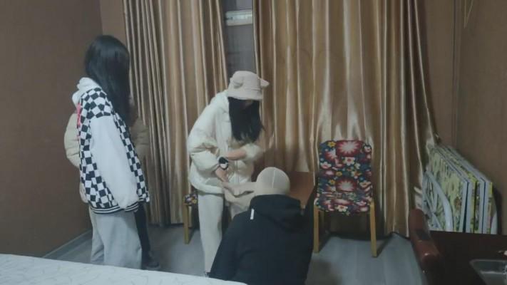 【最抗揍M】被素人精神小妹群调 bf23061