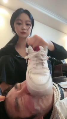 【桃幼幼】生活化人体刷鞋器 bf22902