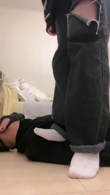 【酒酿丸子】白袜小姐姐全体重踩踏 bf22925