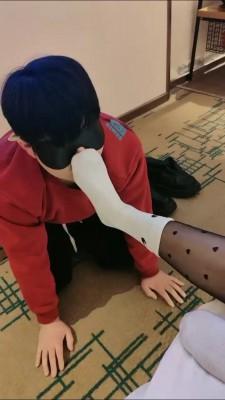 【青岛00后】黑丝棉袜辱客户 bf22905