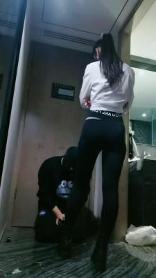 【猫神大人】被邻居发现我是女S求调教 bf22932