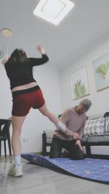 【飞扬】运动鞋白袜强制踢踹 bf22767