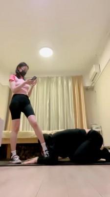 【小妮】帆布鞋白袜踩狗场 bf22742