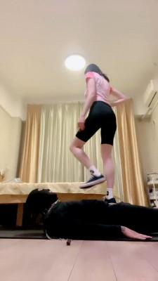 【小妮】帆布鞋白袜踩狗场 bf22742