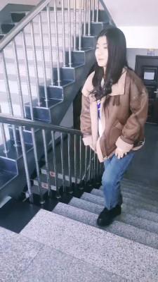 【吴迪】素人短靴脚踩喂食 bf22717