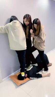 【精神小妹】户外搭讪学生妹回家调我 bf22541