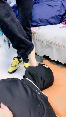 【精神小妹】户外搭讪学生妹回家调我 bf22541