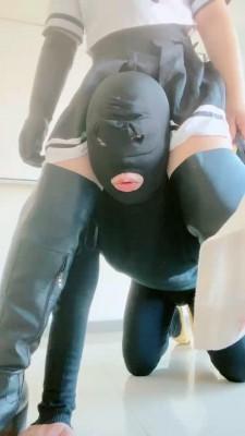 【佳琪女王】学生朱长靴踢裆训狗舔脚 bf22570
