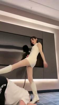 【简一】长靴御姐玩弄奶狗 bf22554