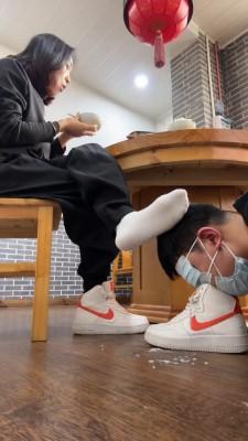 【朱砂痣】桌底下的贱狗奴 bf22491