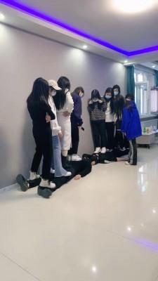 【精神小妹】大型室内暴力专场 bf22535