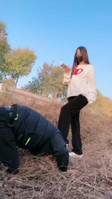 【猫神大人】野外抓住偷拍狗调【双视角版】 bf20354