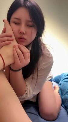 【莉莉丝】骚母狗撒娇求虐 bf22324