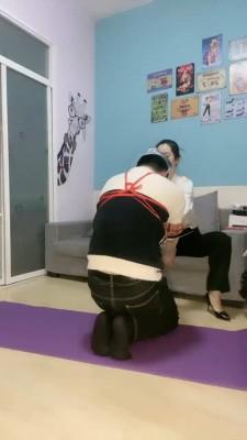 【嘉文S】花式捆绑耳光鞭打羞辱 bf22328