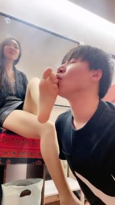 【辣妈S】骑马遛狗/丝袜脚深喉 bf22318