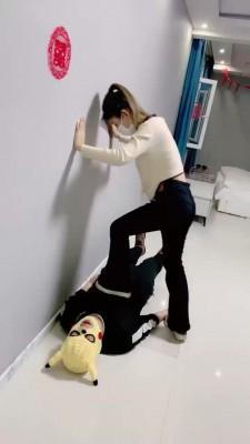 【精神小妹】双S素人踩/踹/打 bf22367