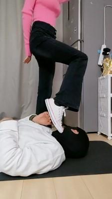 【暴力美学】帆布鞋裸足踩踏喂食 bf22346