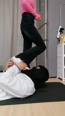 【暴力美学】帆布鞋裸足踩踏喂食 bf22346