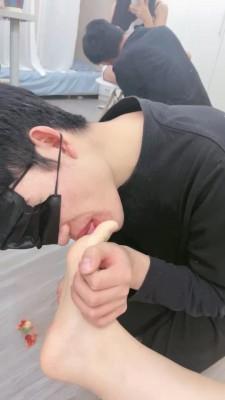 【礼礼大人】脚垫伺候奶牛服妹妹 bf22381