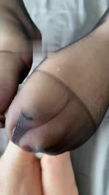 【莉莉丝】发骚的小母狗【双视角版】 bf22210