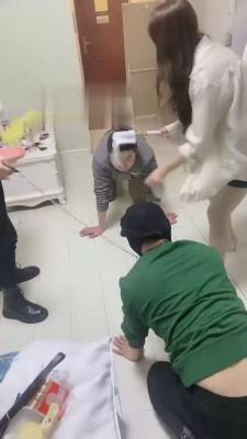 【晴儿】姐妹花狠虐父子奴【双视角版】 bf22185