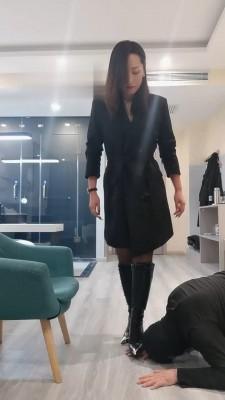 【冷御女王】长靴S辱脚下贱奴才 bf22095