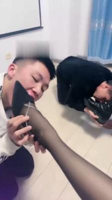 【梦涵大人】姐妹俩玩弄父子狗【双视角版】 bf22055