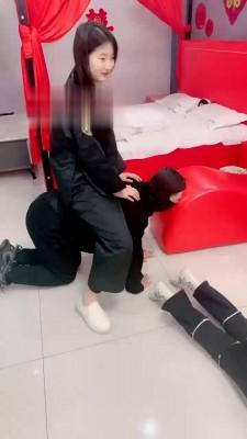 【精神小妹】情侣奴下奴-教母畜虐狗 bf22050