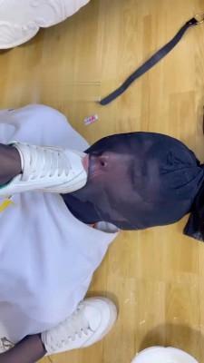 【潘妮女王】小白鞋黑丝踩踏骑马 bf22082