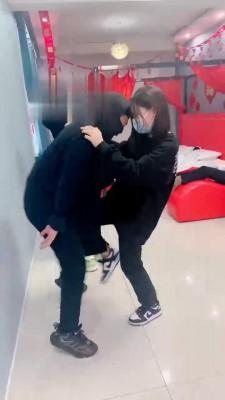 【精神小妹】5素人学生S踢打专场 bf22041